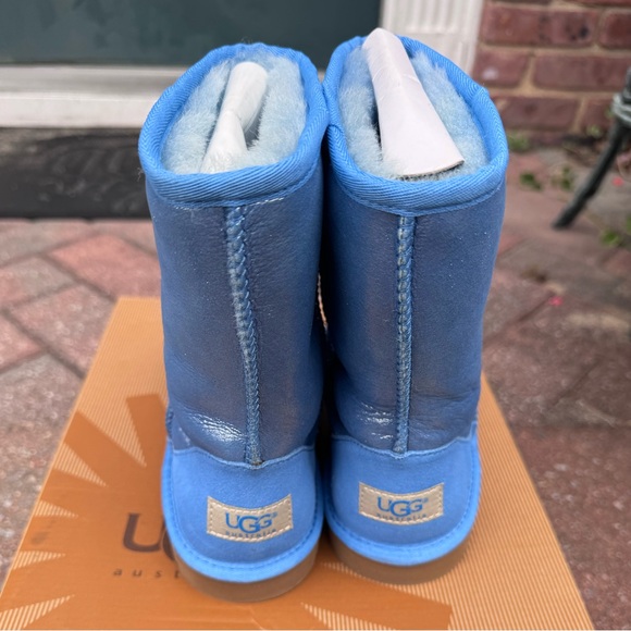 Metallic blue UGG boots - Picture 2 of 3